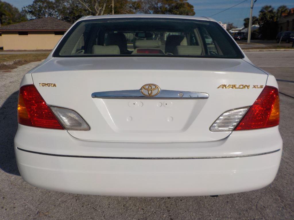 2001 Toyota Avalon XL photo