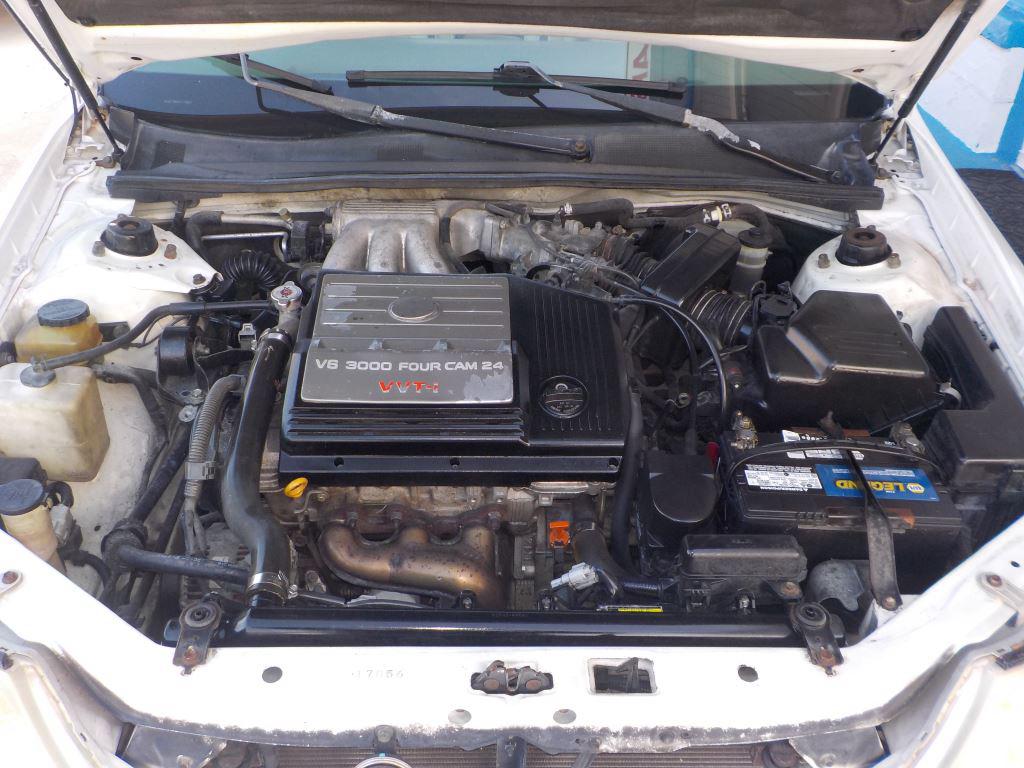 2001 Toyota Avalon XL photo