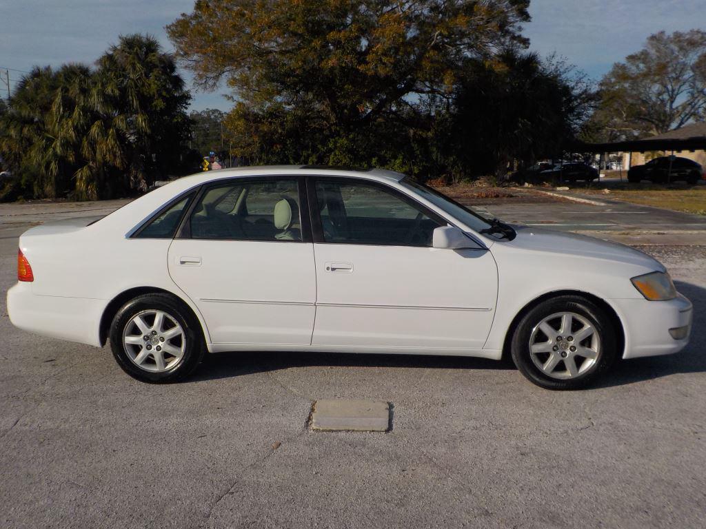 2001 Toyota Avalon XL photo