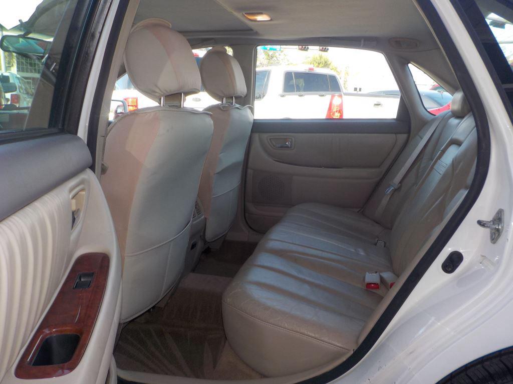 2001 Toyota Avalon XL photo