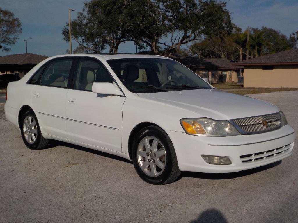 2001 Toyota Avalon XL photo