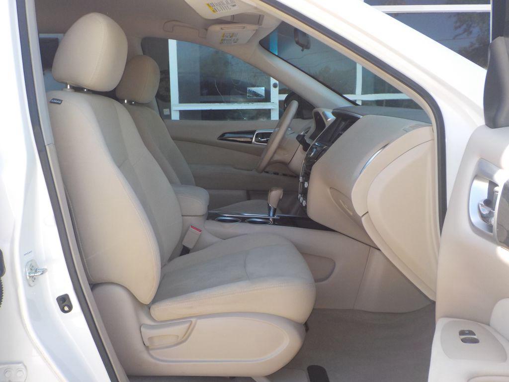 2013 Nissan Pathfinder - $7,995