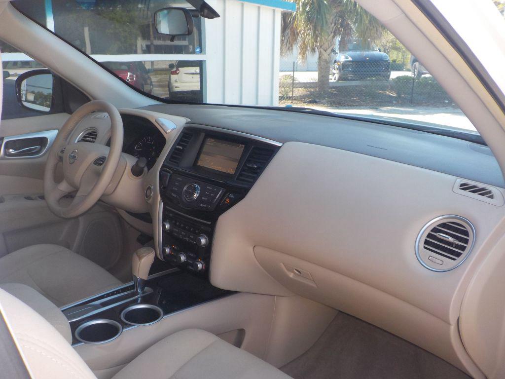 2013 Nissan Pathfinder - $7,995