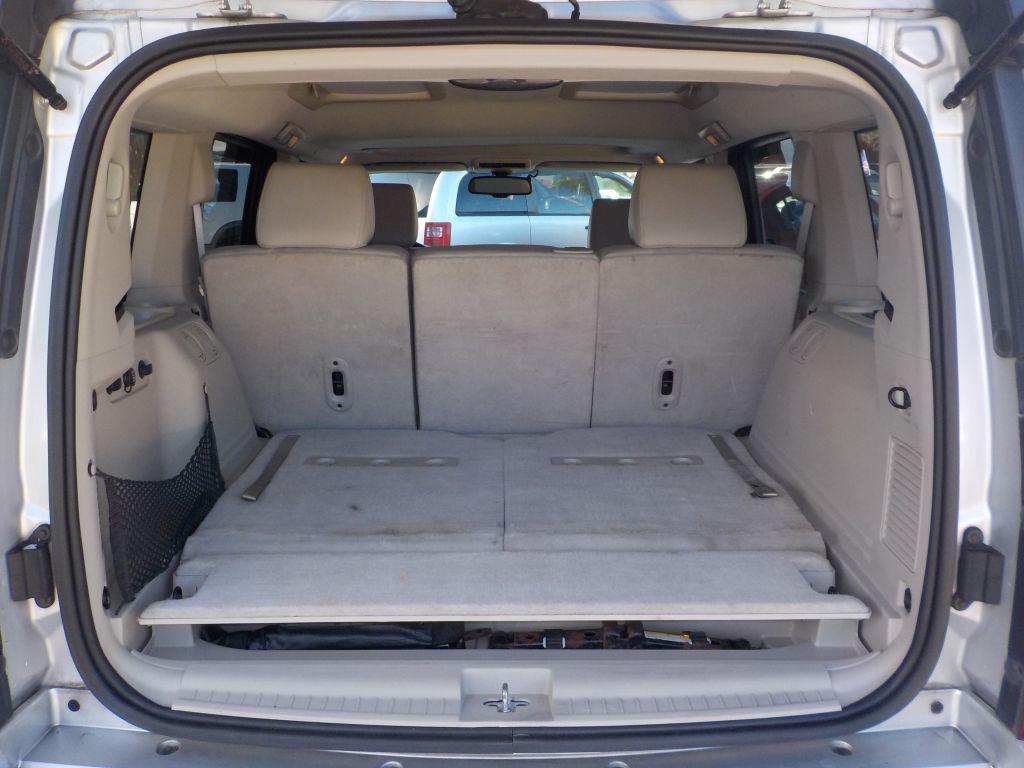 2006 Jeep Commander - $5,995
