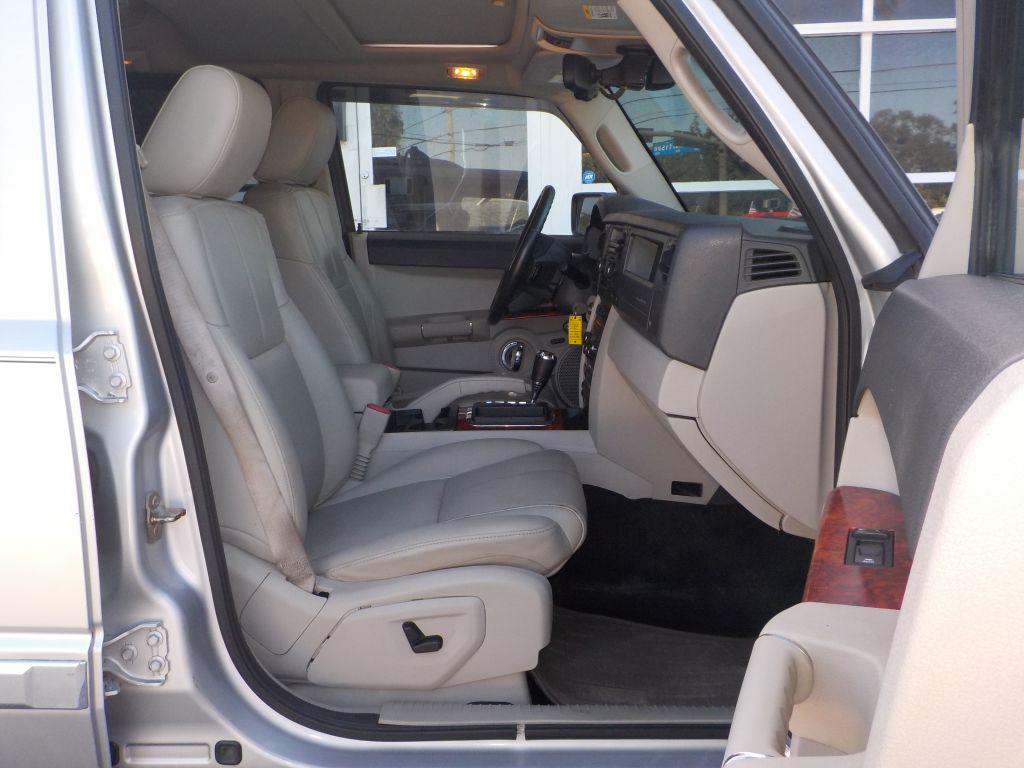 2006 Jeep Commander - $5,995