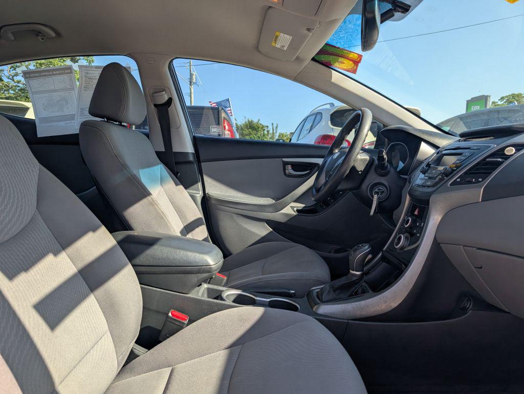 2016 Hyundai Elantra Limited photo