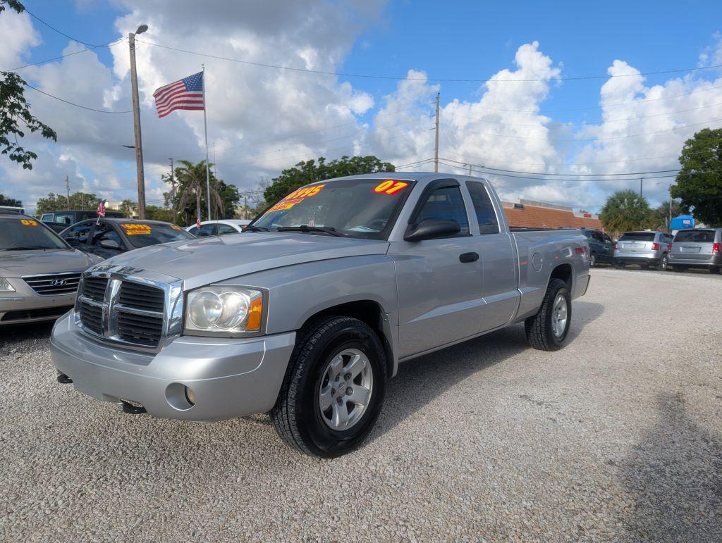 2007 Dodge Dakota SLT photo