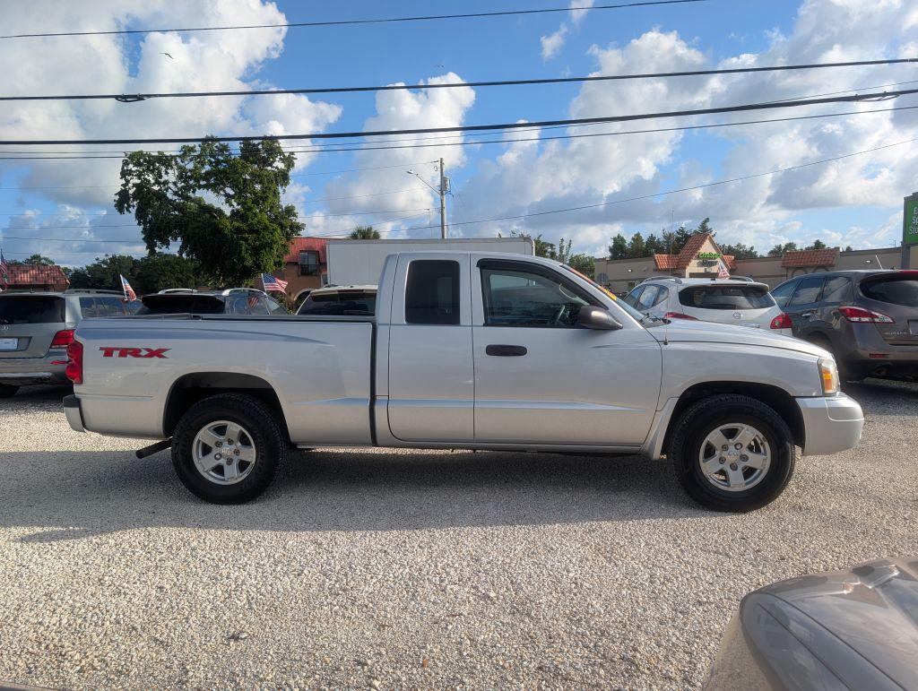 2007 Dodge Dakota SLT photo