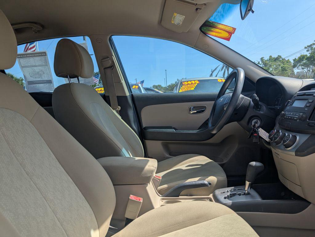 2010 Hyundai Elantra GLS photo