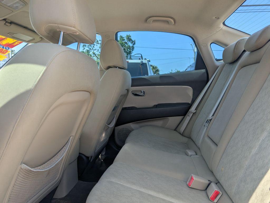 2010 Hyundai Elantra GLS photo