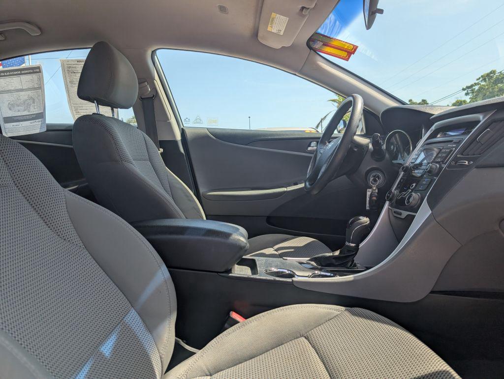 2011 Hyundai Sonata GLS photo
