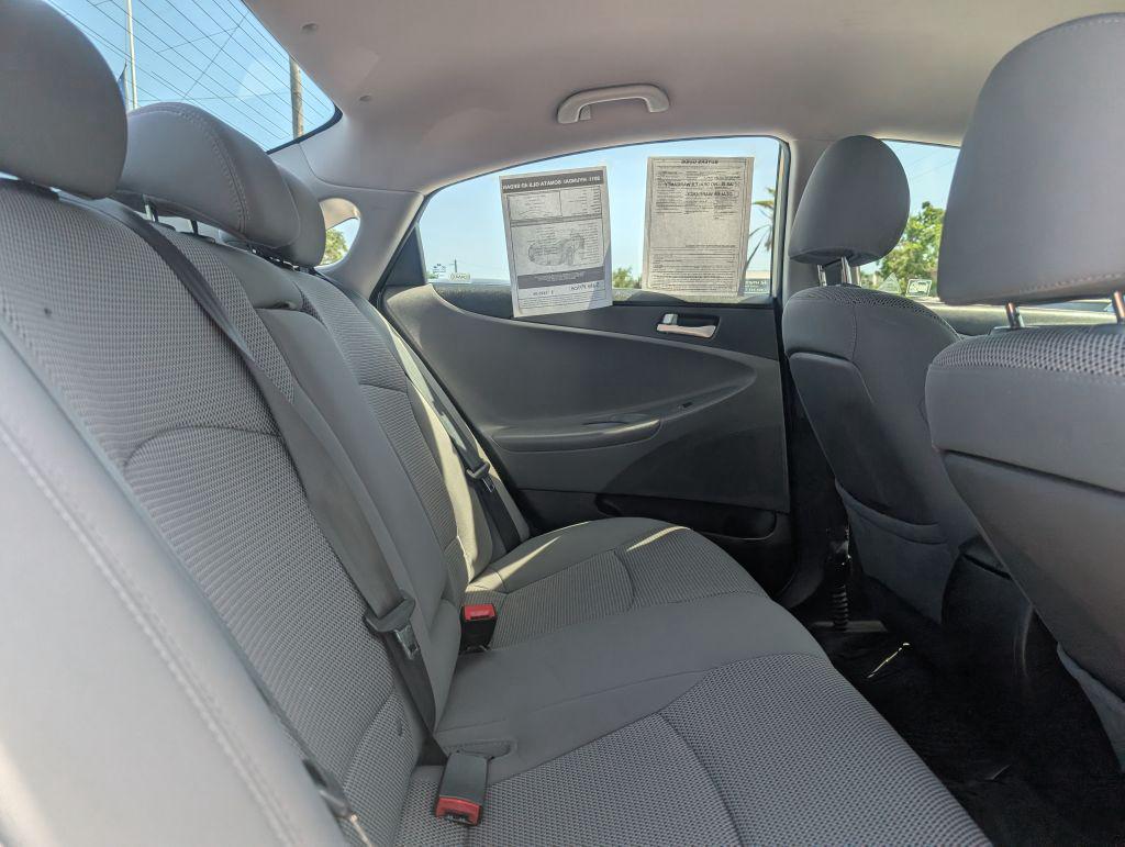 2011 Hyundai Sonata GLS photo