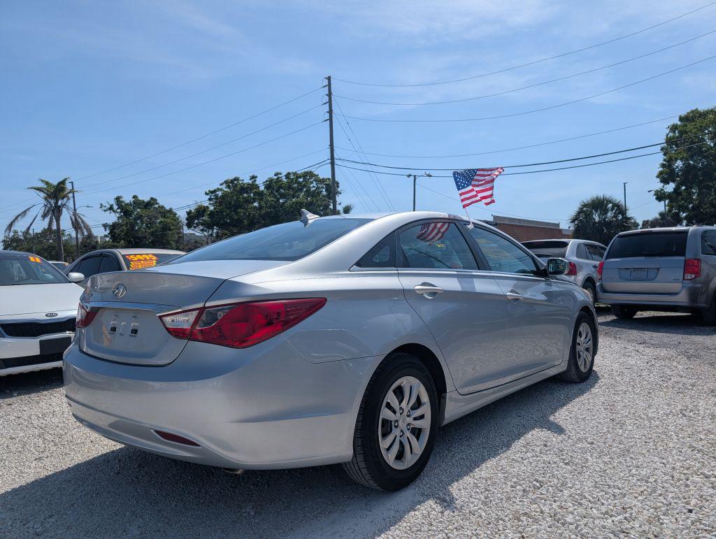 2011 Hyundai Sonata GLS photo
