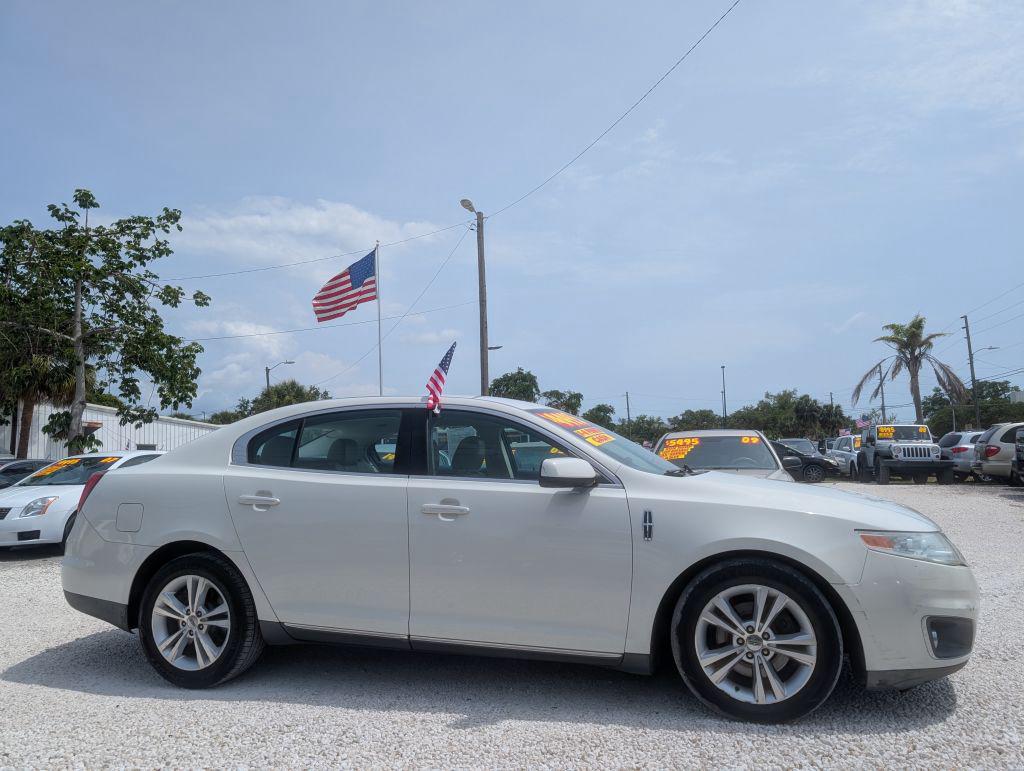 2009 Lincoln MKS photo