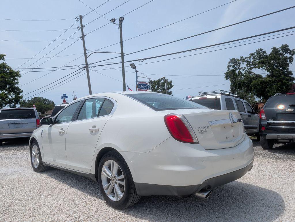 2009 Lincoln MKS photo