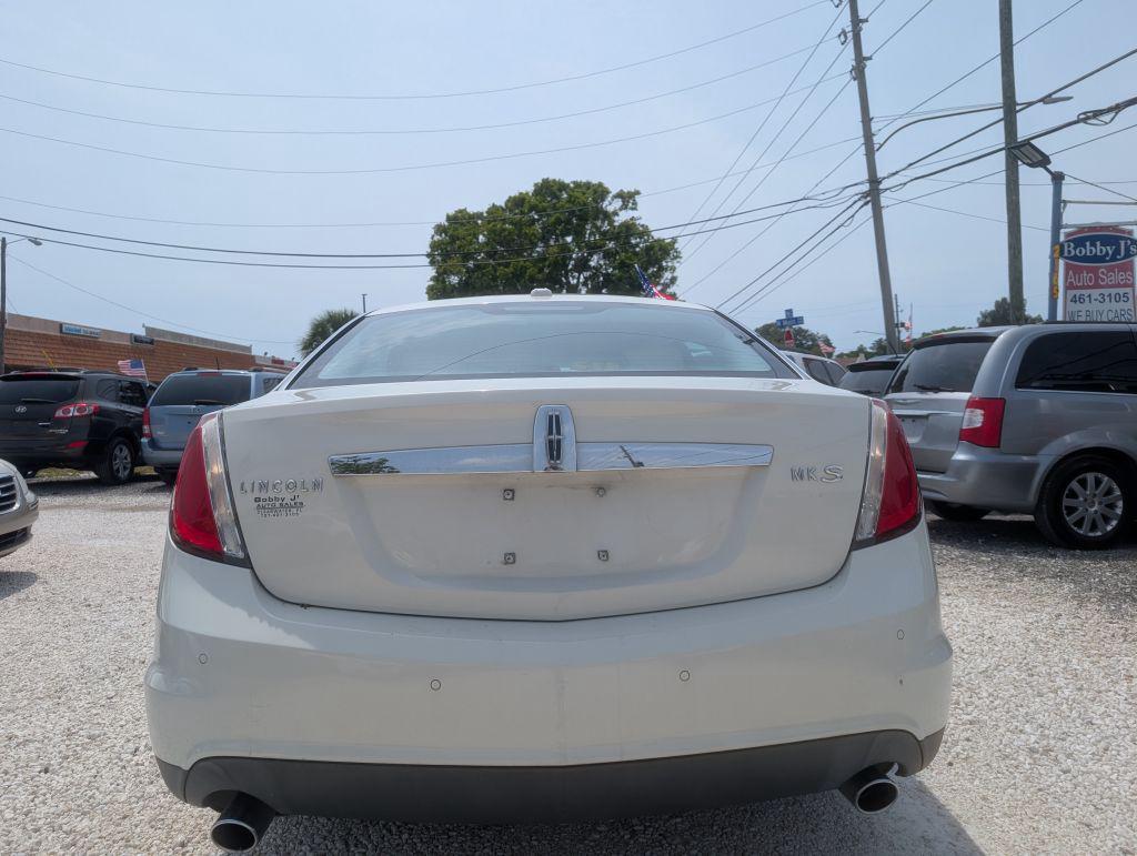 2009 Lincoln MKS photo
