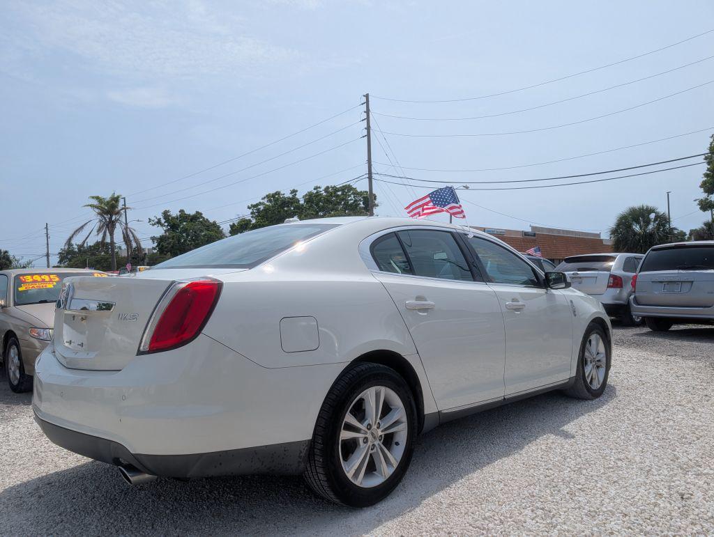 2009 Lincoln MKS photo