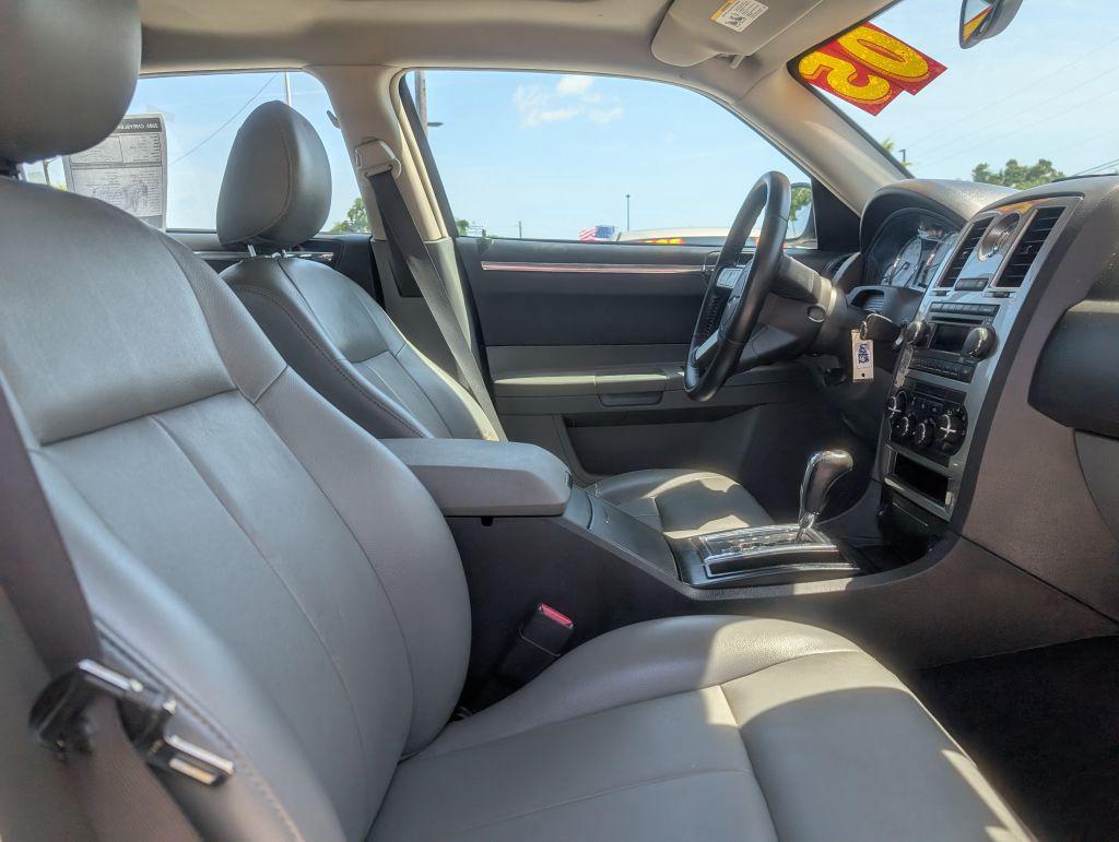 2005 Chrysler 300 Touring photo