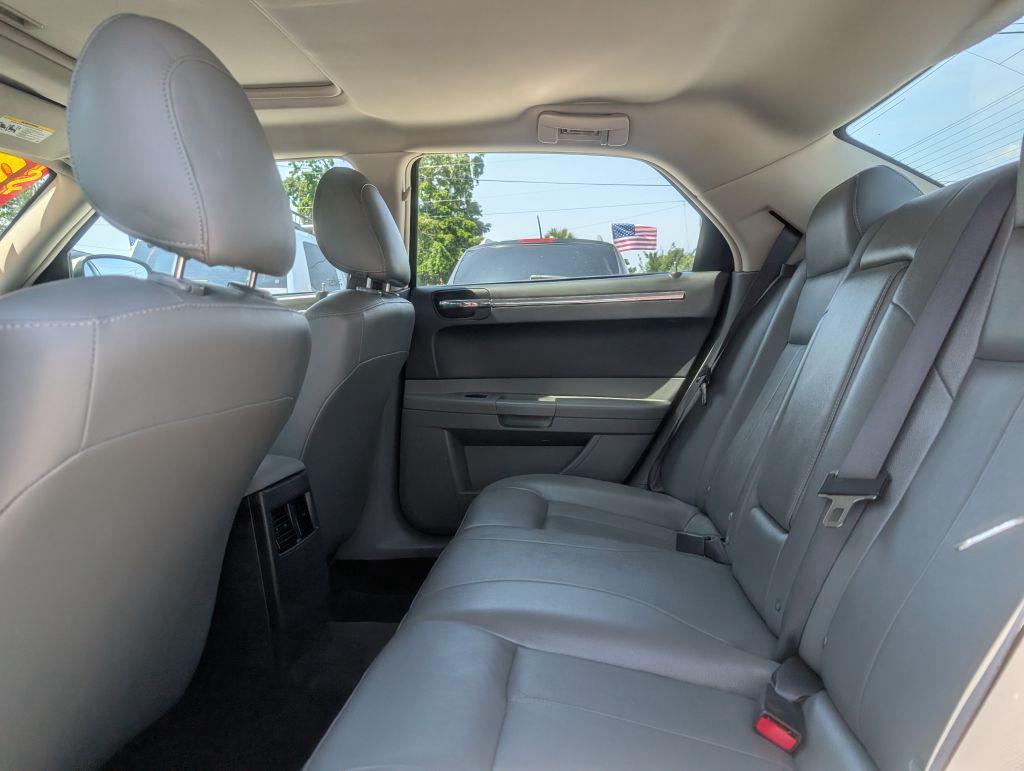2005 Chrysler 300 Touring photo