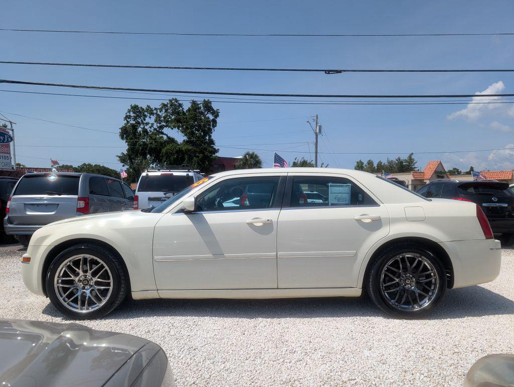 2005 Chrysler 300 Touring photo