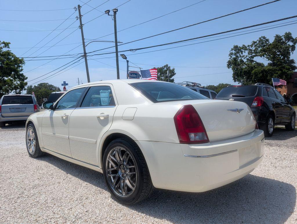 2005 Chrysler 300 Touring photo