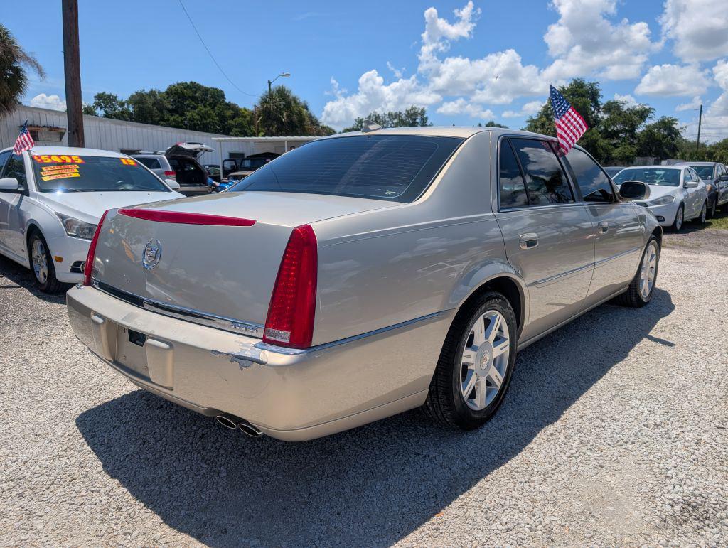 2009 Cadillac DTS - $3,495