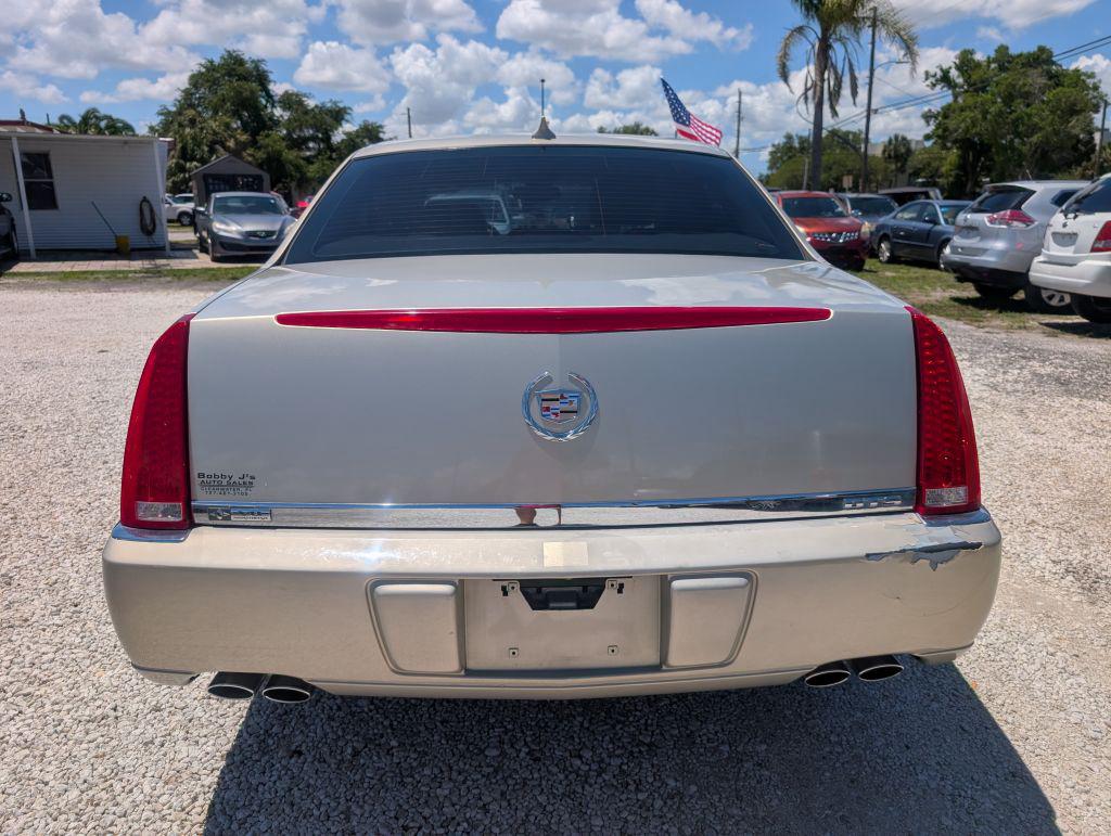 2009 Cadillac DTS - $3,495
