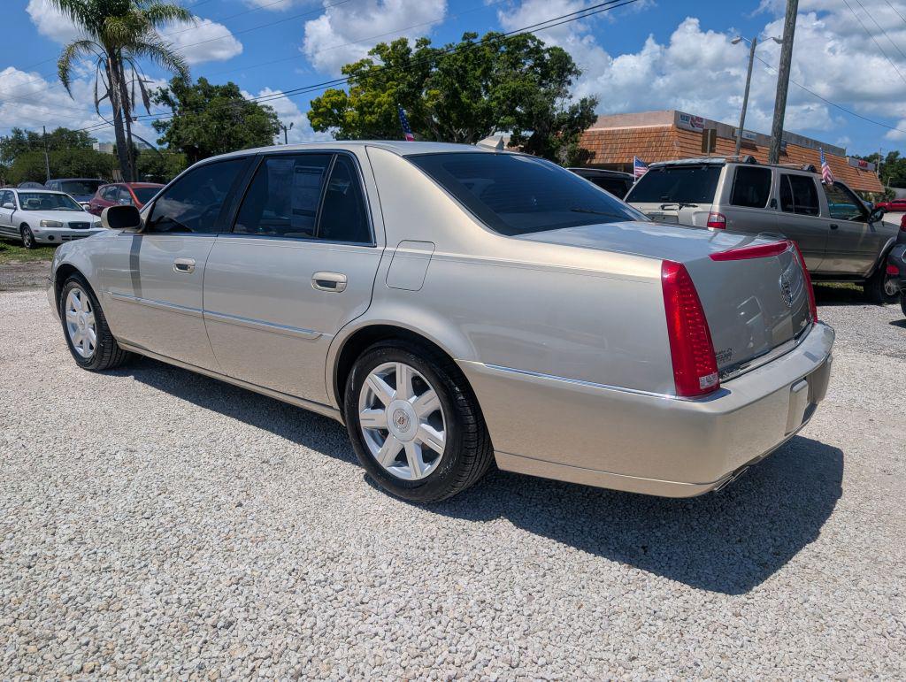 2009 Cadillac DTS - $3,495