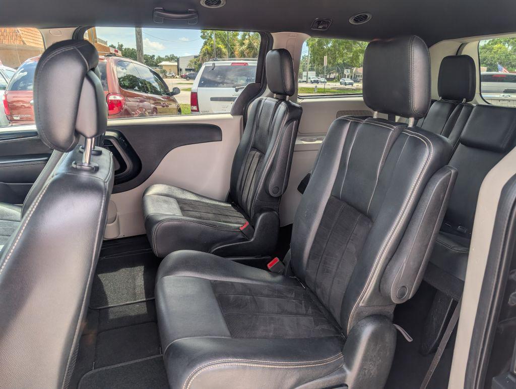 2017 Dodge Grand Caravan - $4,995