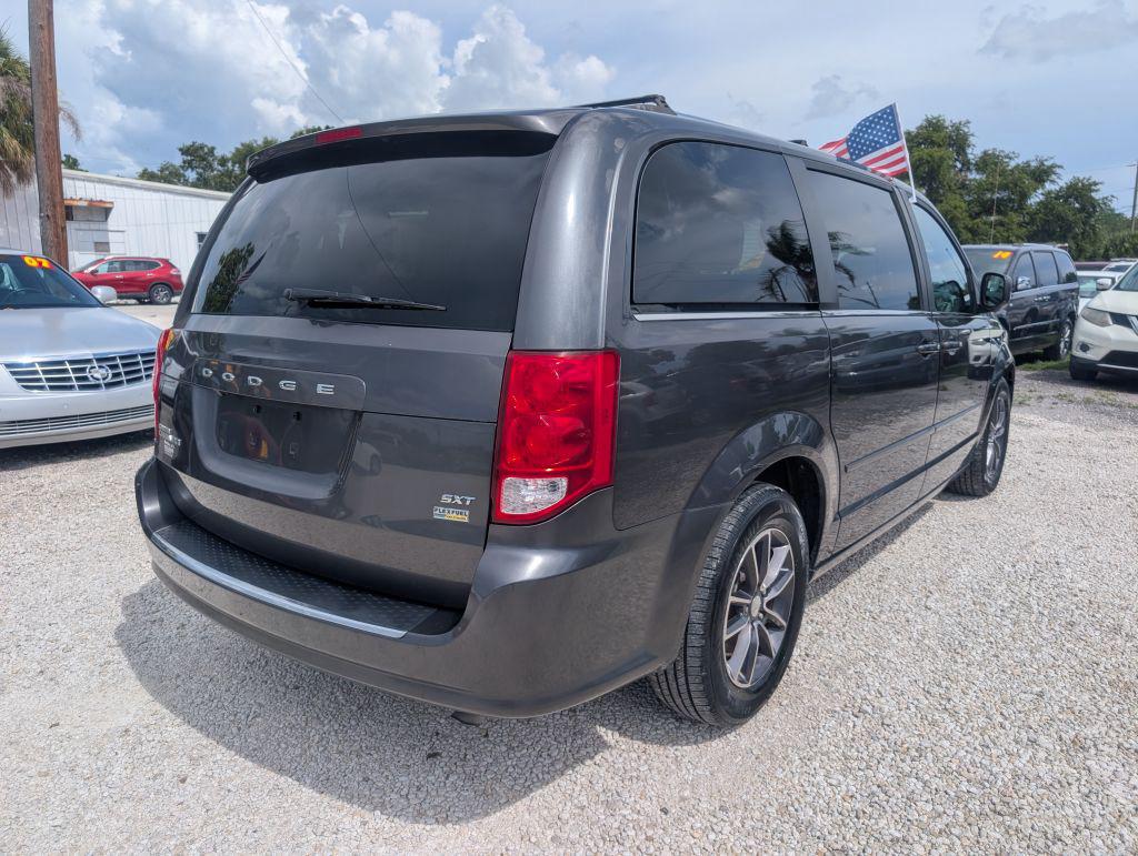 2017 Dodge Grand Caravan - $4,995