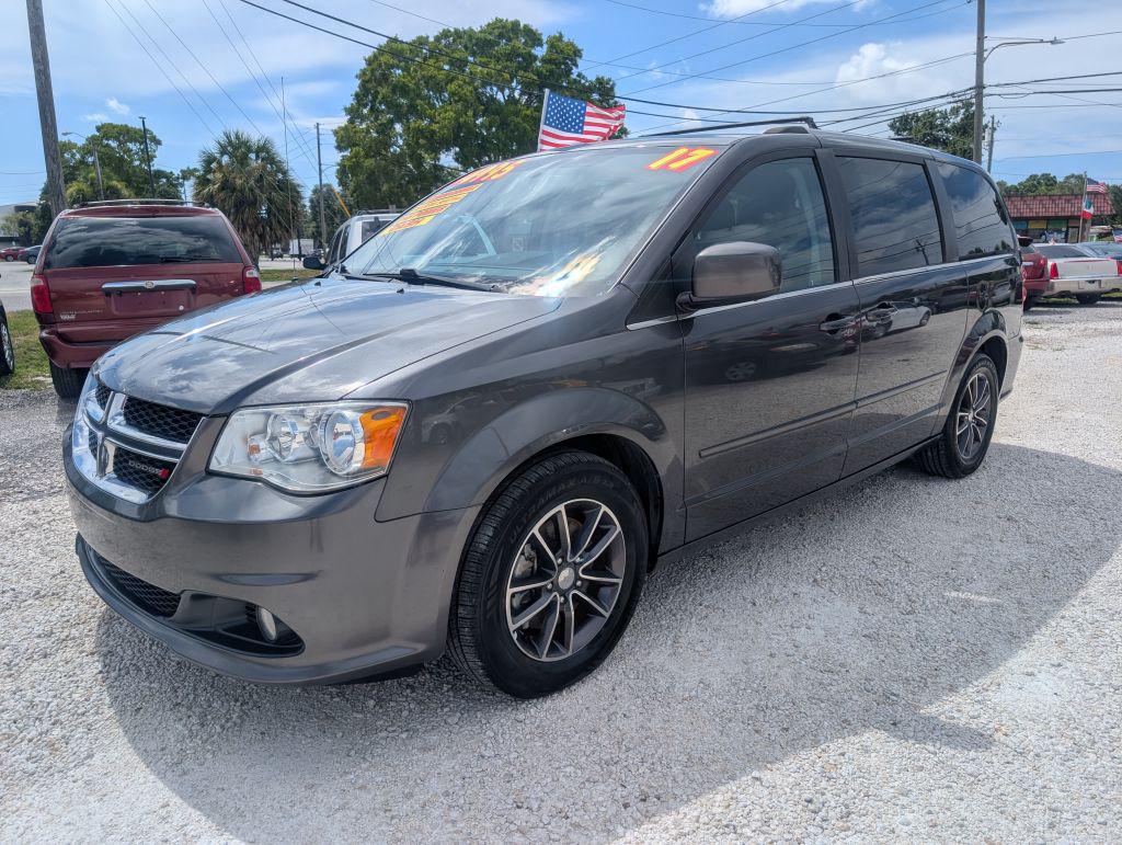 2017 Dodge Grand Caravan - $4,995