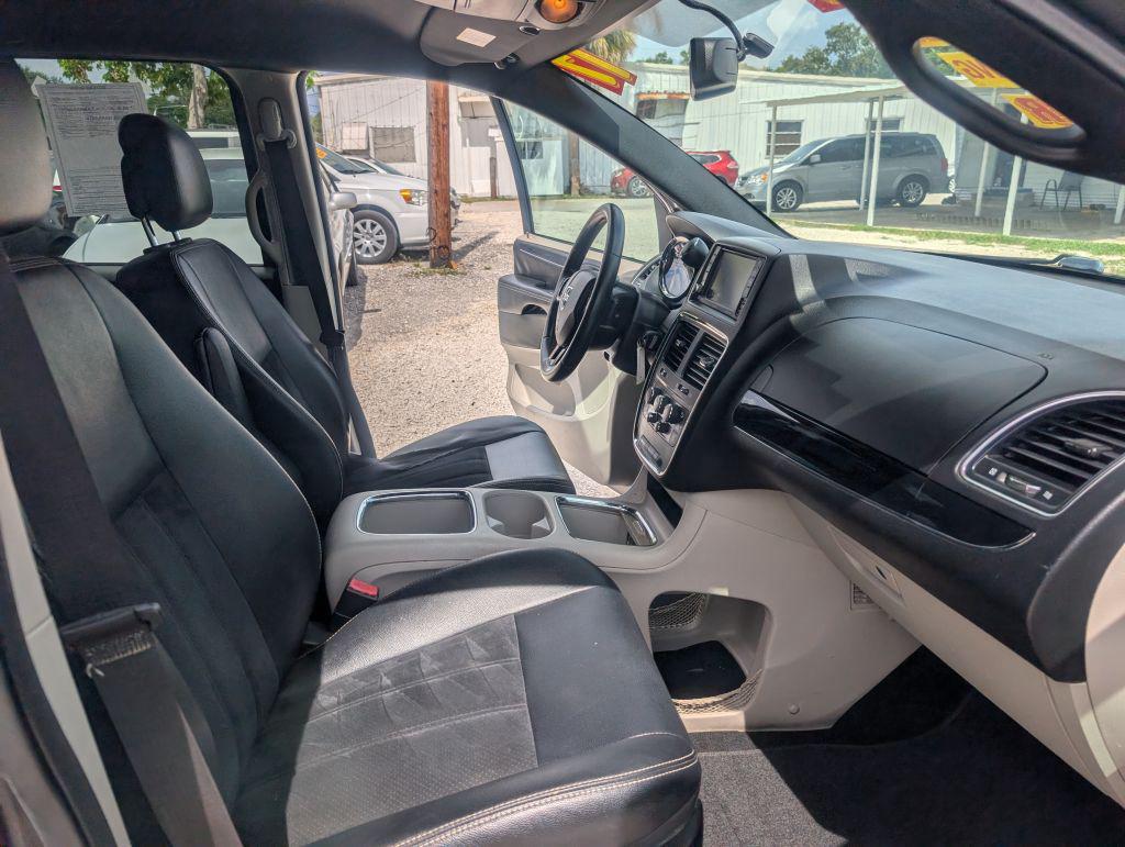 2017 Dodge Grand Caravan - $4,995