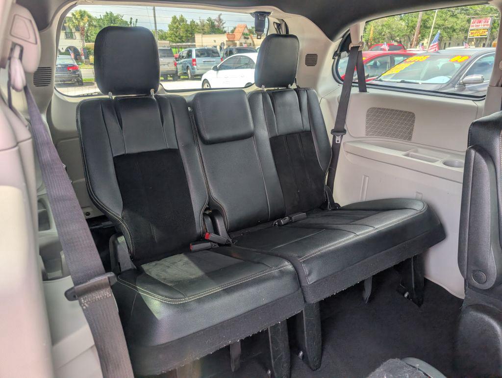 2017 Dodge Grand Caravan - $4,995