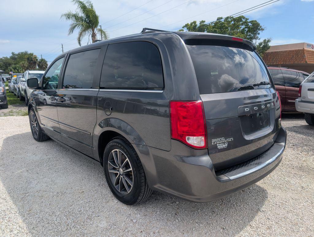 2017 Dodge Grand Caravan - $4,995