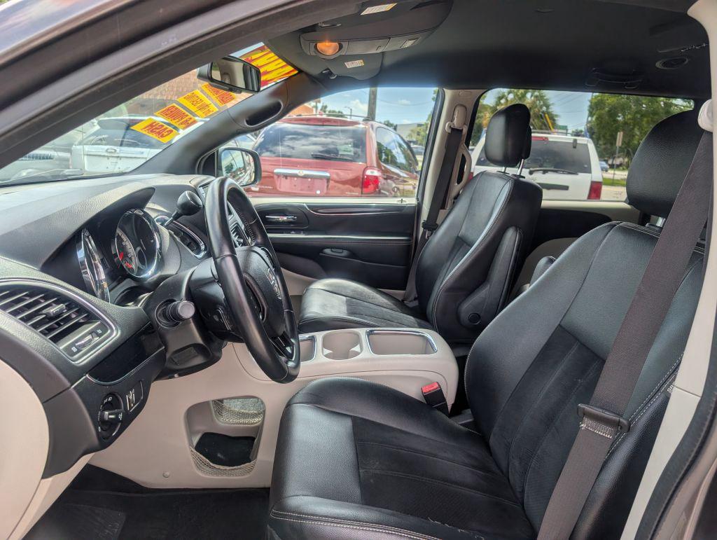 2017 Dodge Grand Caravan - $4,995
