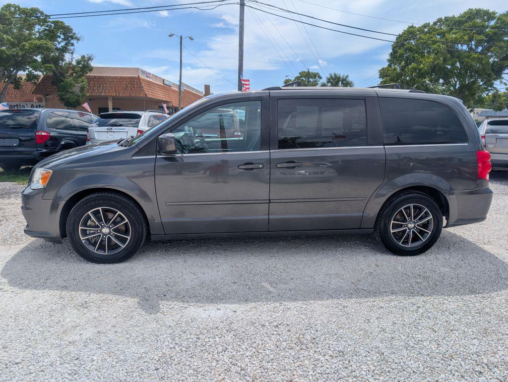 2017 Dodge Grand Caravan - $4,995