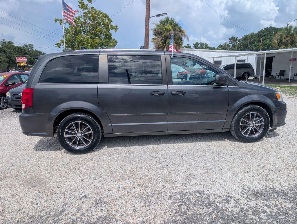 2017 Dodge Grand Caravan - $4,995
