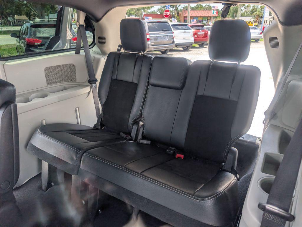 2019 Dodge Grand Caravan - $4,995