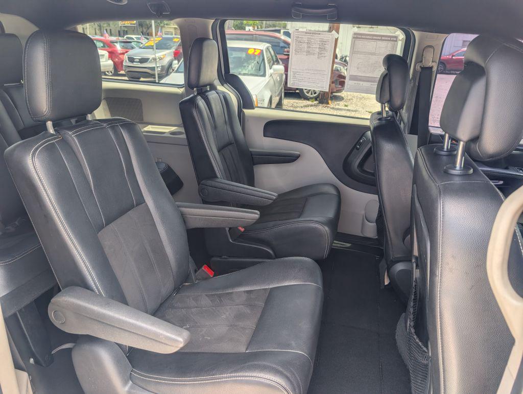 2019 Dodge Grand Caravan - $4,995