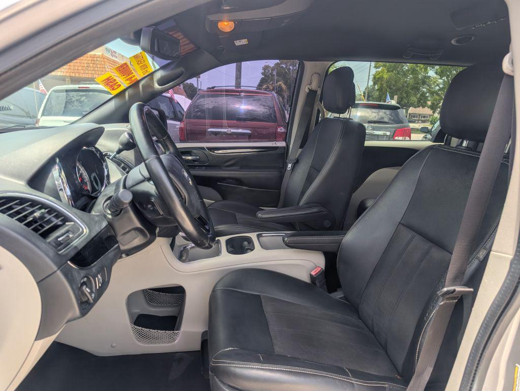 2019 Dodge Grand Caravan - $4,995