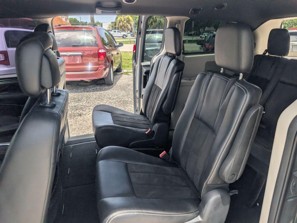 2019 Dodge Grand Caravan - $4,995