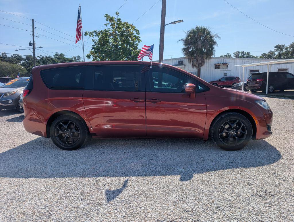 2018 Chrysler Pacifica - $8,995