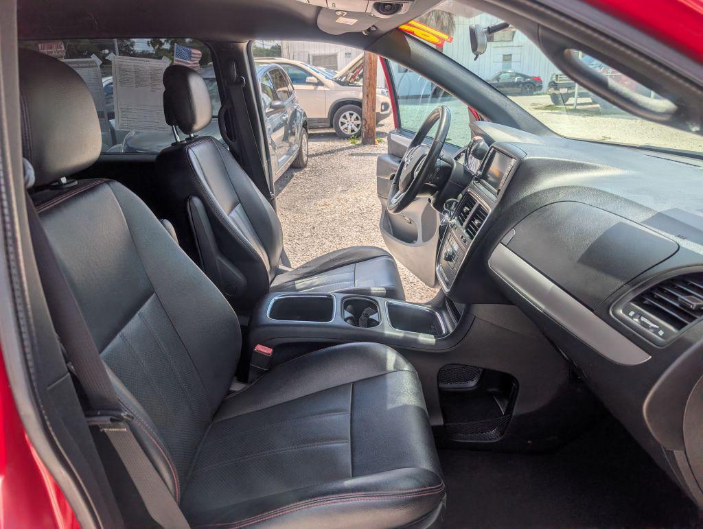 2016 Dodge Grand Caravan - $4,995