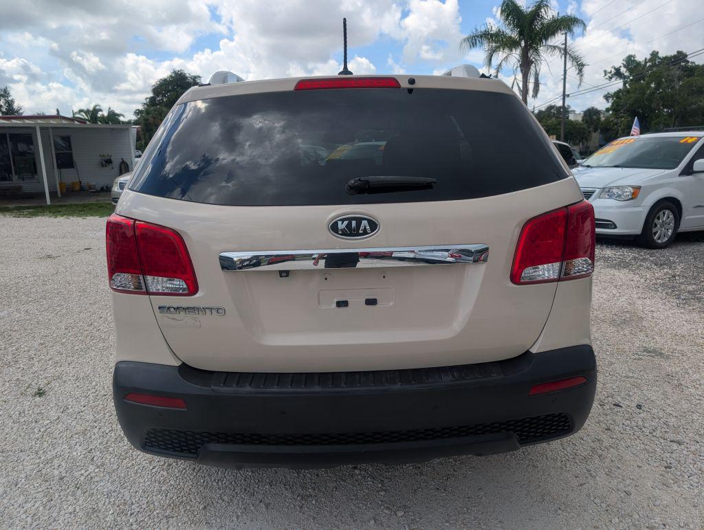 2011 Kia Sorento - $5,495