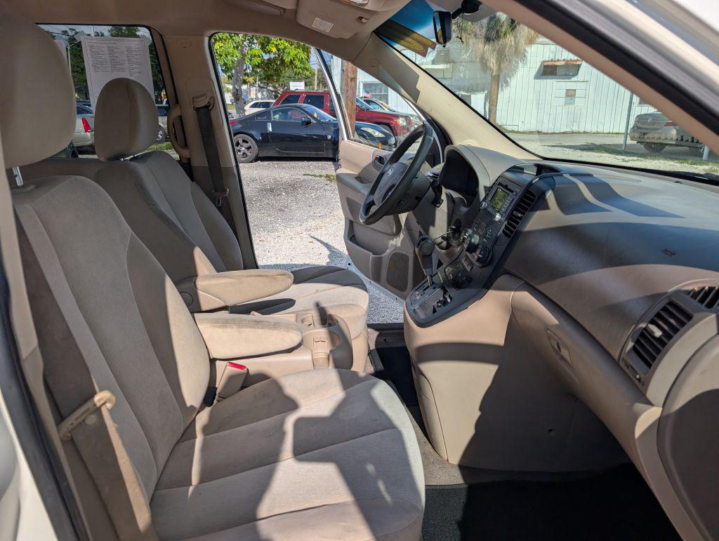2010 Kia Sedona - $2,995