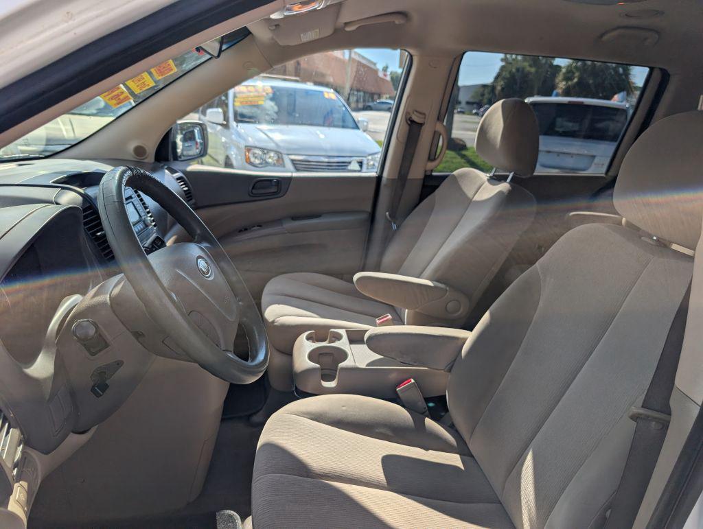 2010 Kia Sedona - $2,995
