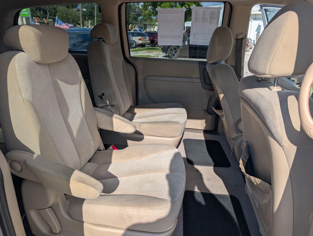 2010 Kia Sedona - $2,995