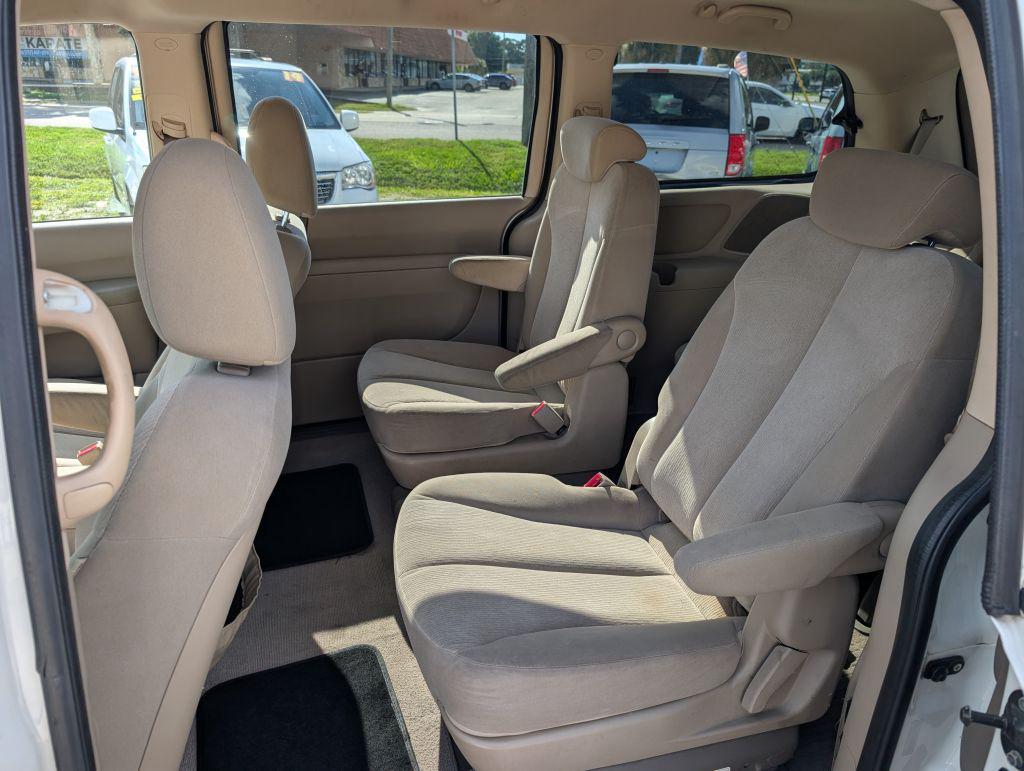 2010 Kia Sedona - $2,995