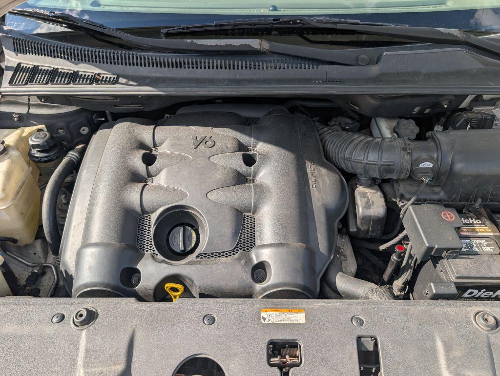 2010 Kia Sedona - $2,995