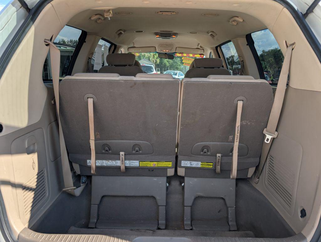 2010 Kia Sedona - $2,995